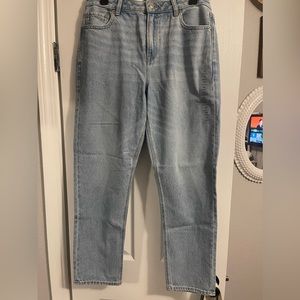 NWT American Eagle Mom Jeans